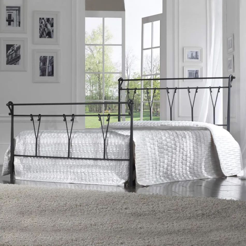Tweepersoonsbed met voeteinde in verschillende afwerkingen Made in Italy - Finish Viadurini