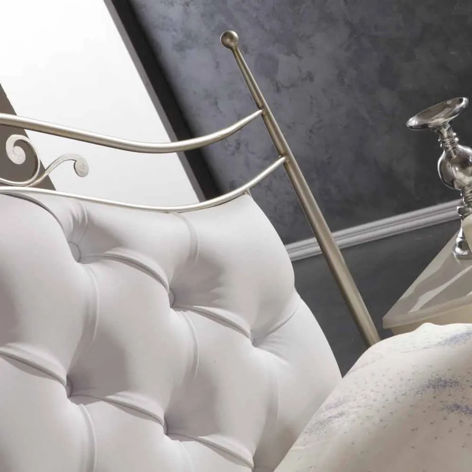 Gestoffeerd dubbel bed met de hand gemaakt in massief ijzer Gracie Viadurini