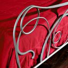 Dubbel bed in ijzer ambachtelijke met kegelvormige benen Zoe Viadurini