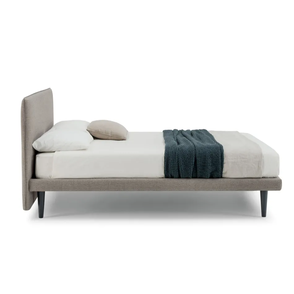 Modern design tweepersoonsbed, met dunne voet, Gaya New van Bolzan Viadurini