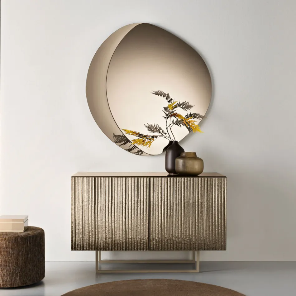 Dressoir met twee deuren, gecoat in melamine met geribbeld glas, gemaakt in Italië - Ninfa Viadurini