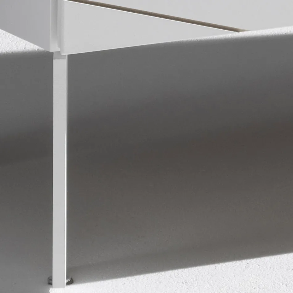 Dressoir met 3 deuren in geverfd houtacglomeraat - Ariete Viadurini