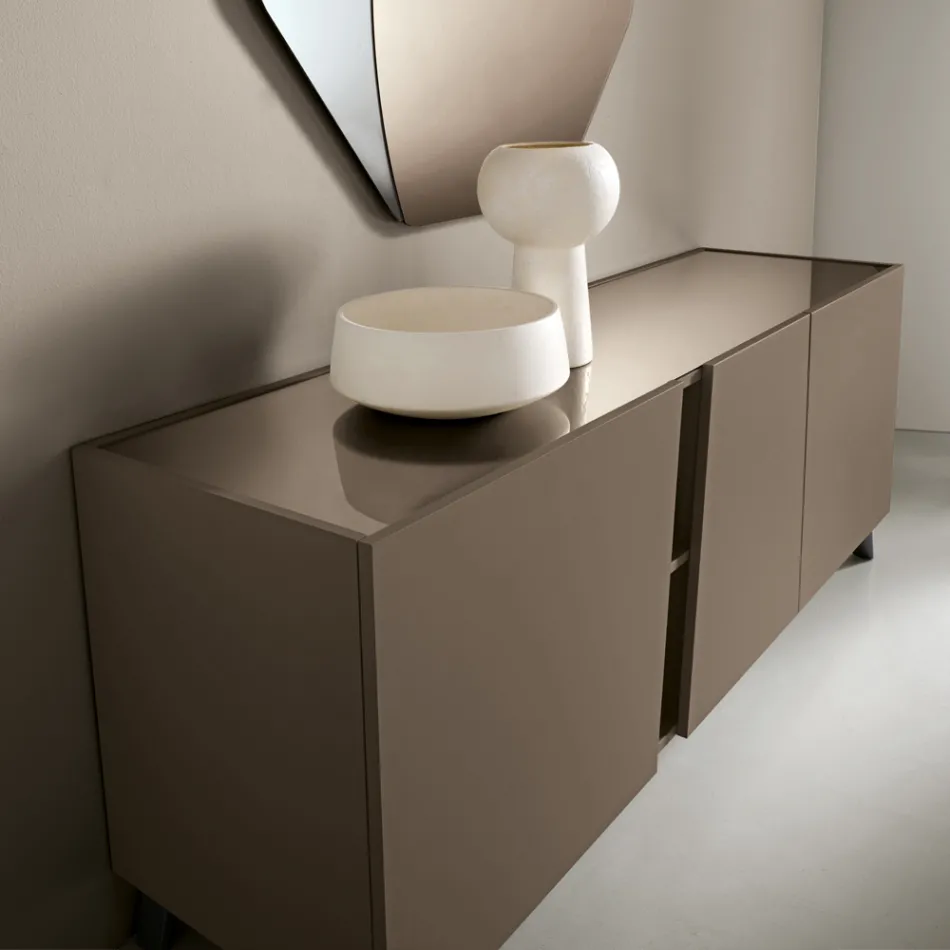 Vrijstaande dressoir met drie draaideuren, vervaardigd in Italiaans melamine - Calia Viadurini