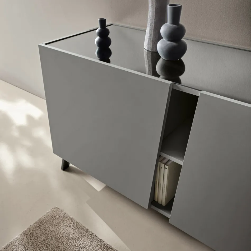 Vrijstaande dressoir met drie draaideuren, vervaardigd in Italiaans melamine - Calia Viadurini