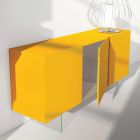Geel gelakt Mdf dressoir met 3 deuren en glazen poten Made in Italy - Ciara Viadurini