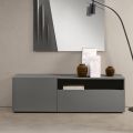 Miral vrijstaand dressoir van melamine met een strak design, gemaakt in Italië.