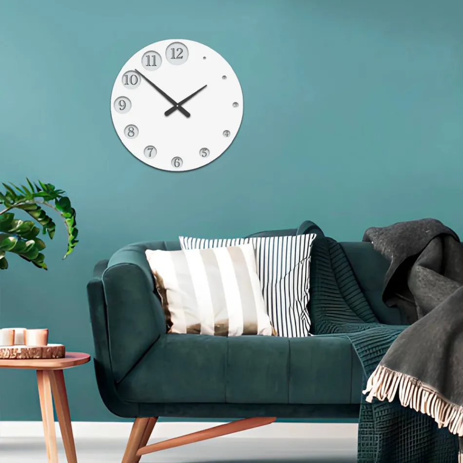 Houten klok met geleidelijk groter wordende cijfers, gemaakt in Italië - Kenia Viadurini