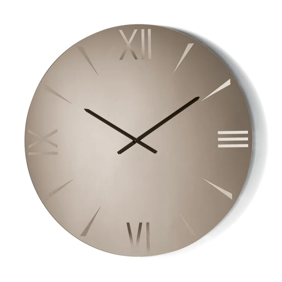 Ronde klok van spiegelglas met lasergegraveerde cijfers - Clelia Viadurini