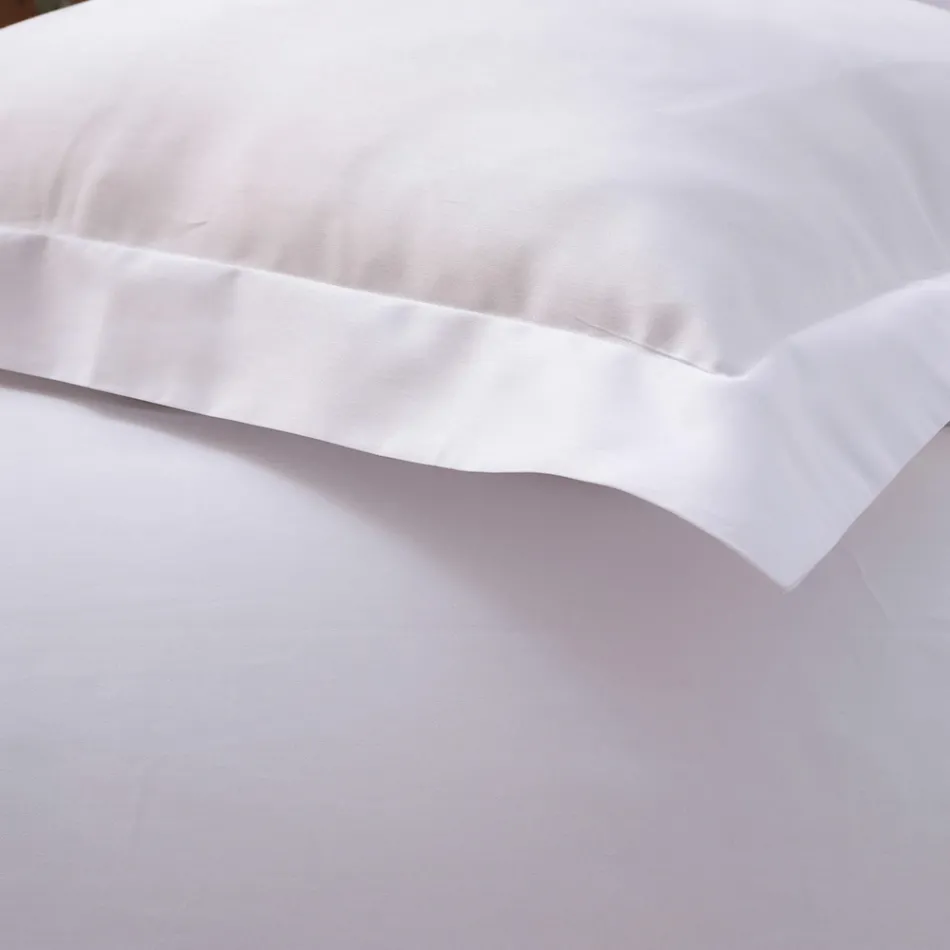 Dubbele dekbedovertrekset van 100% katoensatijn, gemaakt in Italië - Fluffy Viadurini