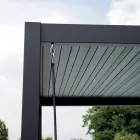 Aluminium Pergola met Verstelbaar Dak door Slinger - Eolo Viadurini