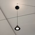 Vloerlamp in zwart aluminium en minimalistisch design met dubbele kegel - Mercado