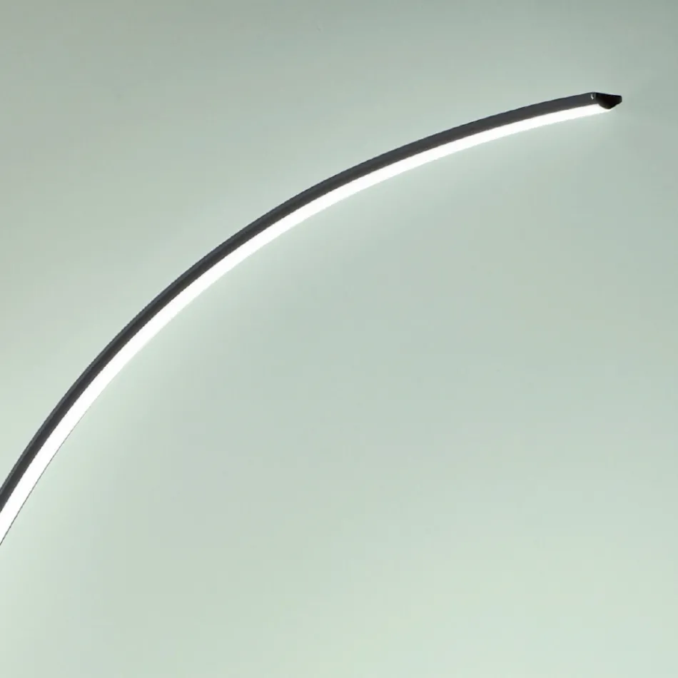 Moderne dimbare LED-vloerlamp in zwart, goud of wit metaal - Gondola Viadurini