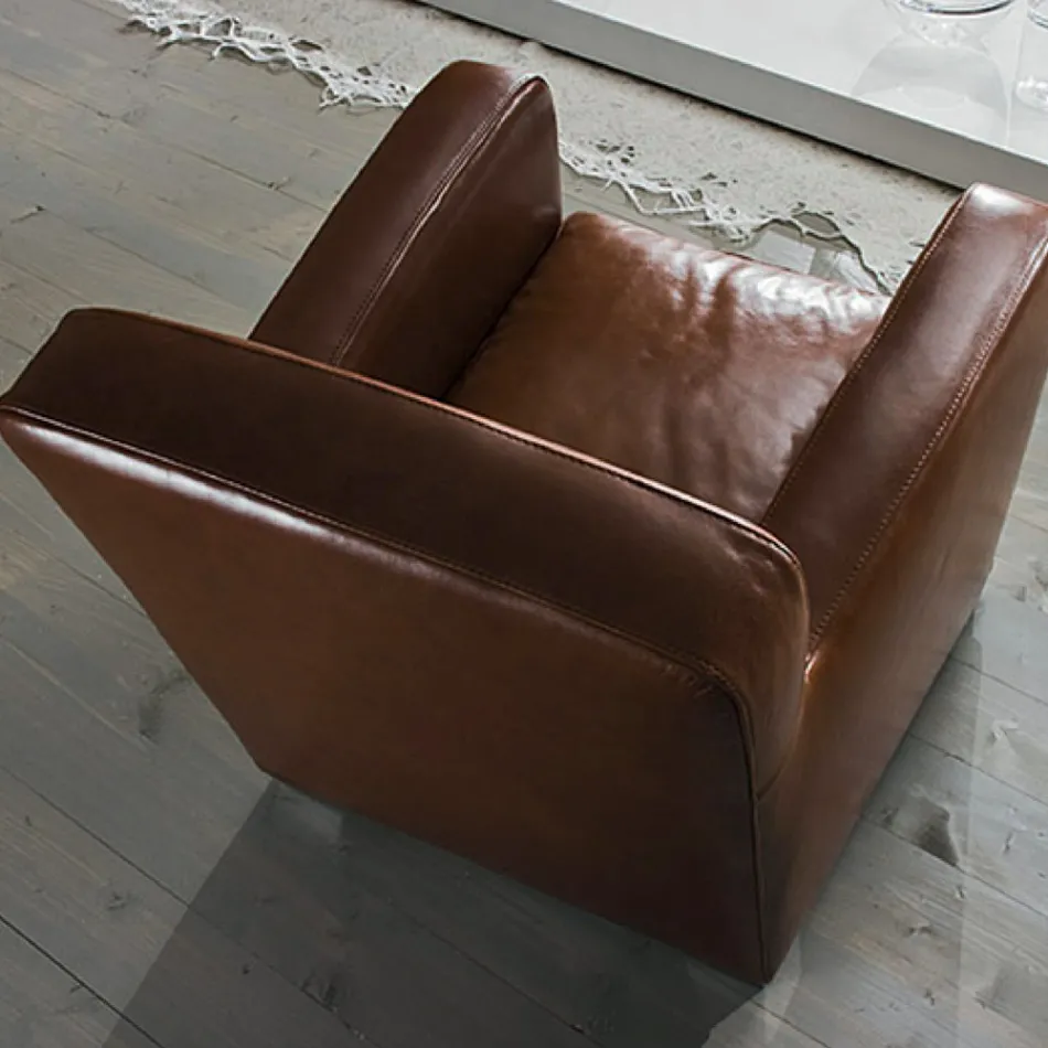Woonkamerfauteuil van hout, leer en metaal Made in Italy - Burlesco Viadurini