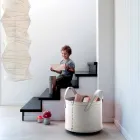 Cilindrische houtblokkenhouder in geregenereerd leer met Tonda Firestyle-wielen Viadurini