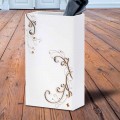 Moderne elegante paraplubak in donker of wit hout met decoraties - poëzie
