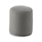 Zachte ronde poef voor binnen- of buitenwoonkamer in gekleurde stof - Naemi Viadurini