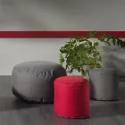 Zachte ronde poef voor binnen- of buitenwoonkamer in gekleurde stof - Naemi Viadurini