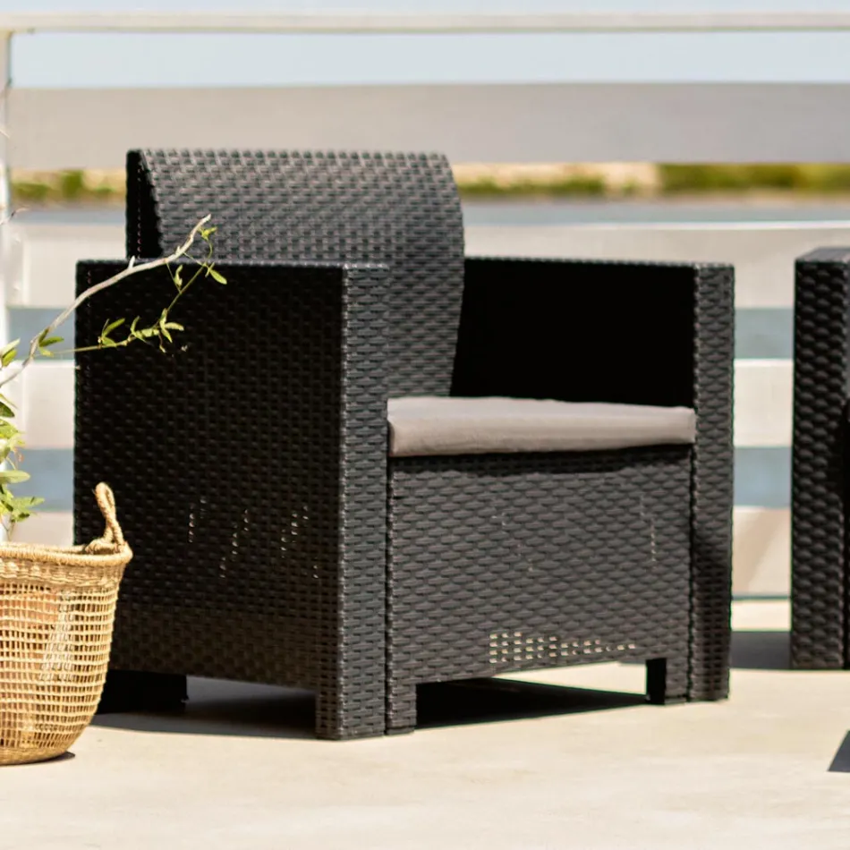 Woonkamer met 1 bank, 2 fauteuils en 1 salontafel met zitkussens - Machine Viadurini