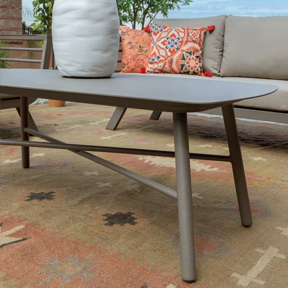 Woonkamer buiten Bestaande uit 1 3-zitsbank, 2 fauteuils en 1 salontafel - Righello Viadurini