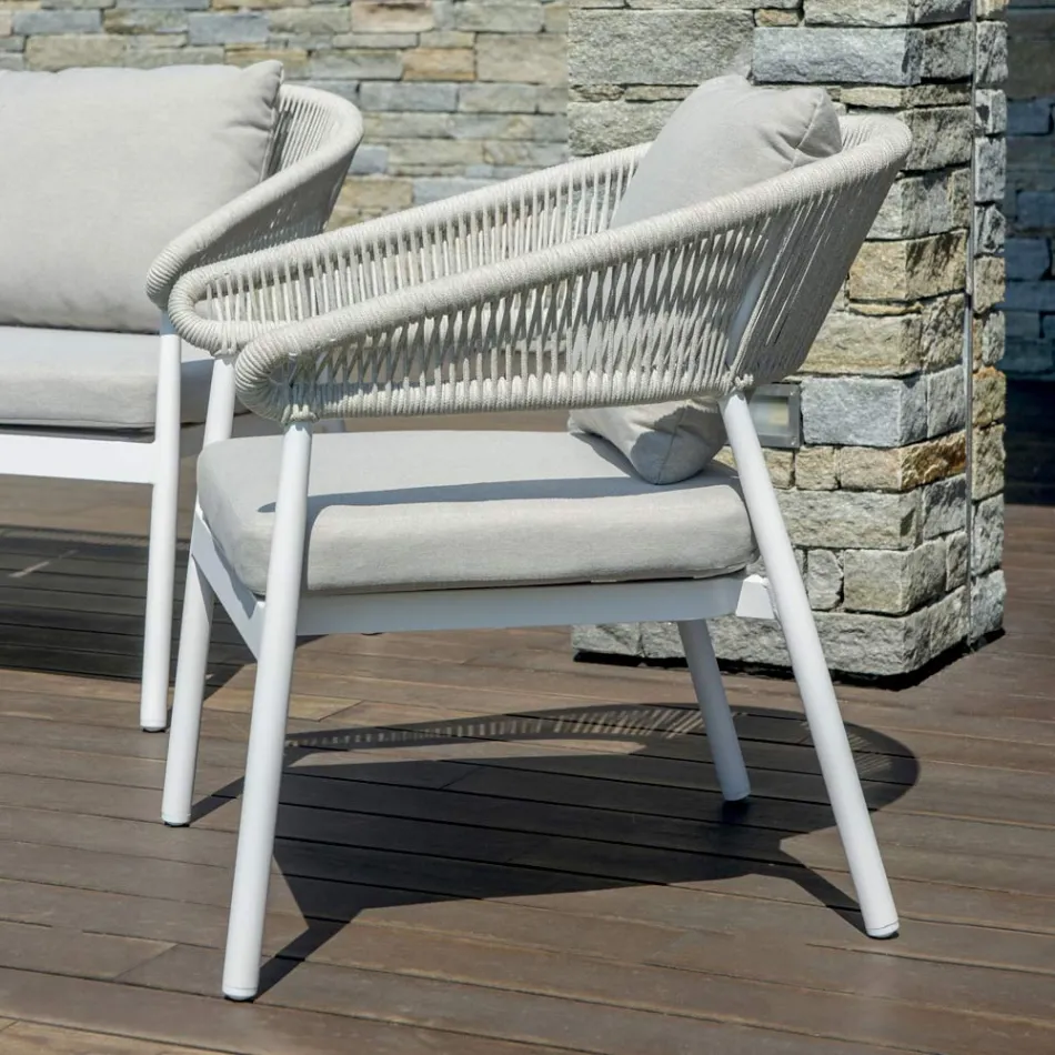 Woonkamer buiten met ronde kussens en armleuningen - Zenith Viadurini