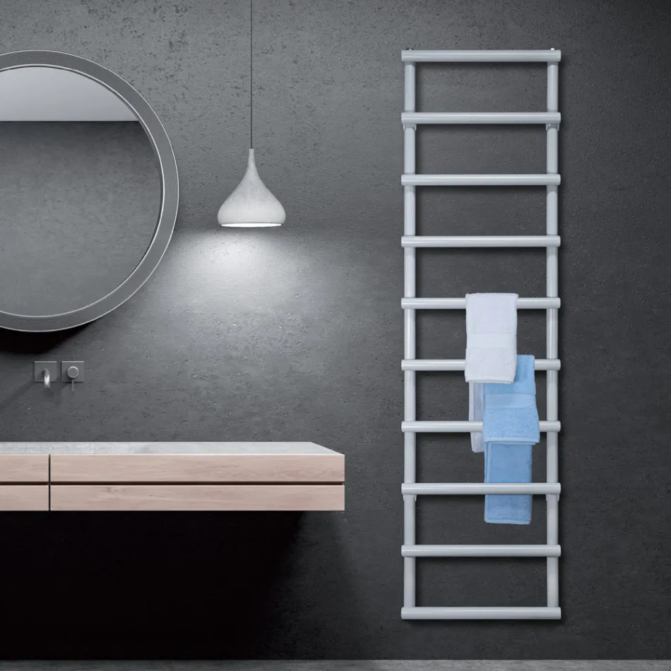 Elektrische handdoekverwarmer met ronde elementen Made in Italy - Aardbei Viadurini