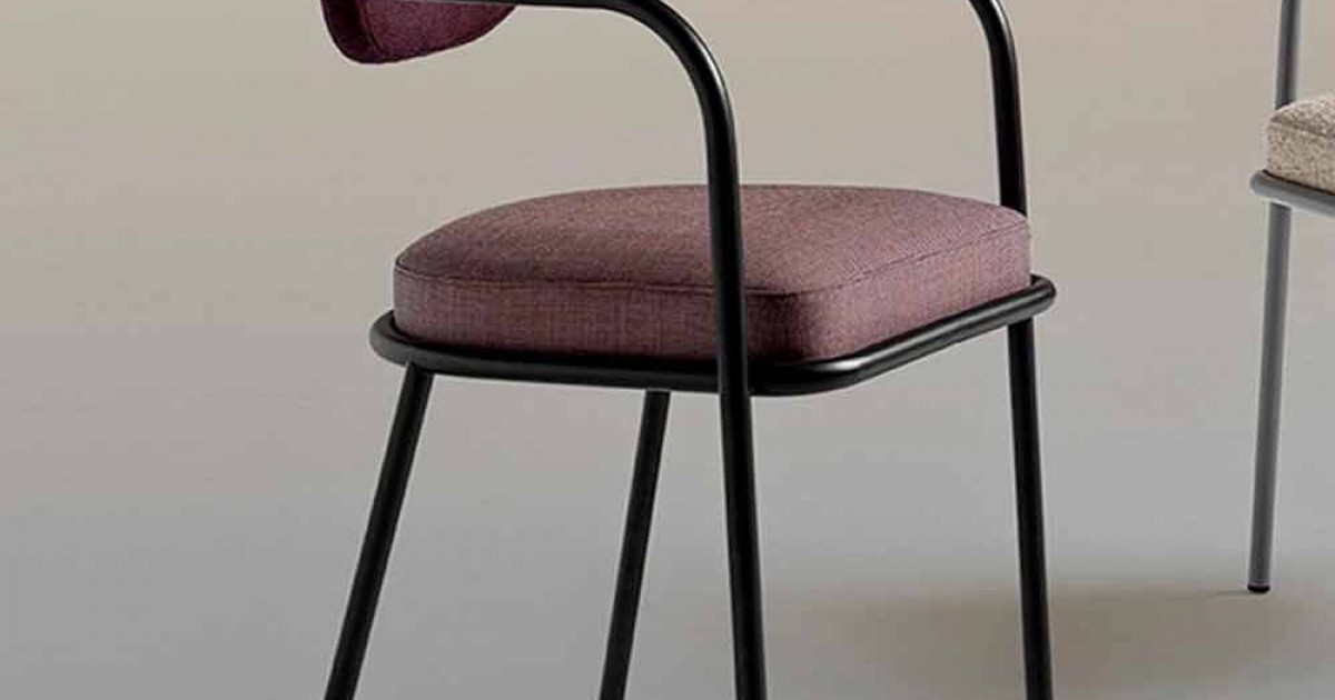 ONWAAR Jabeth Wilson matig Vintage stoel met gekleurde armleuningen van Made in Italy Design