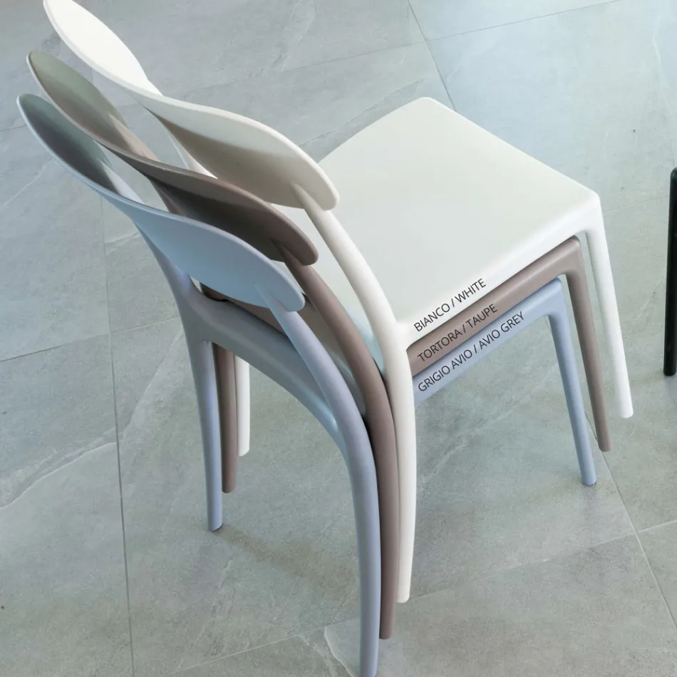 Stapelbare stoel voor binnen en buiten in polypropyleen in verschillende kleuren - Garima Viadurini