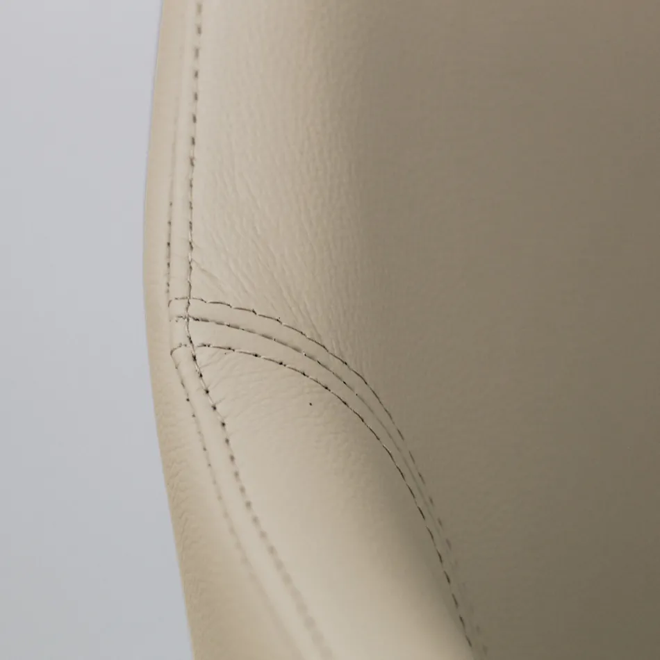 Eetkamerstoel met armleuningen in ijskleurig leer Made in Italy - Lyanne Viadurini