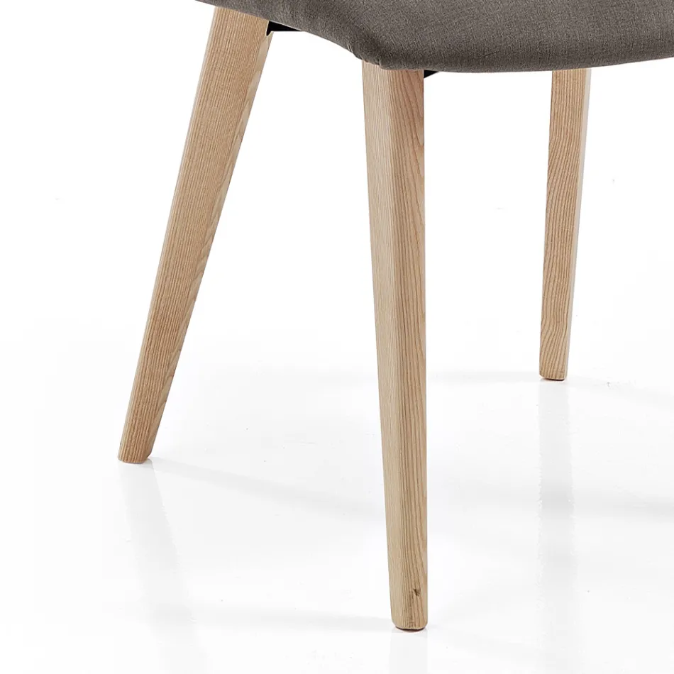 Woonkamerstoel bekleed met stof en essenhouten poten - Florinda Viadurini