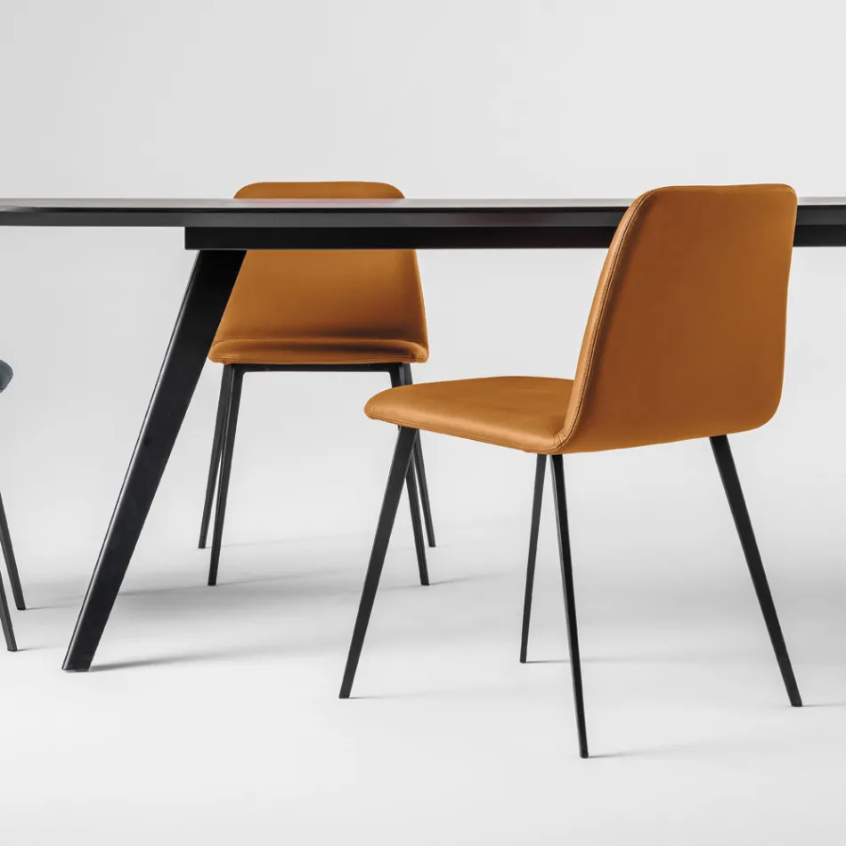 Luxe leren stoel met metalen poten, gemaakt in Italië, 2 stuks - Molde Viadurini