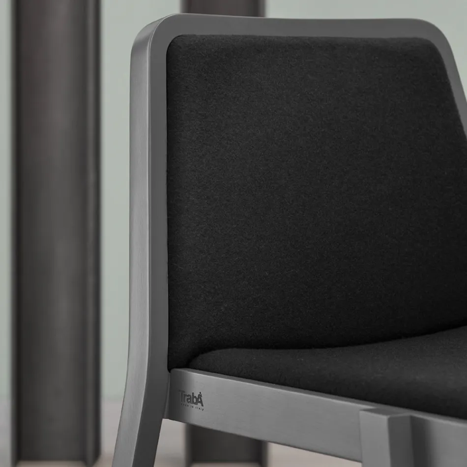 Stapelbare houten stoel met fluwelen zitting, gemaakt in Italië, 2 stuks - Leipzig Viadurini