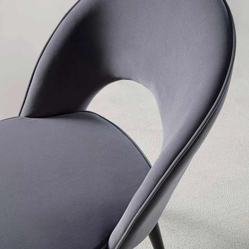 Fluwelen stoel met poten van zwart metaal en satijn messing, 4 stuks - Sibea Viadurini