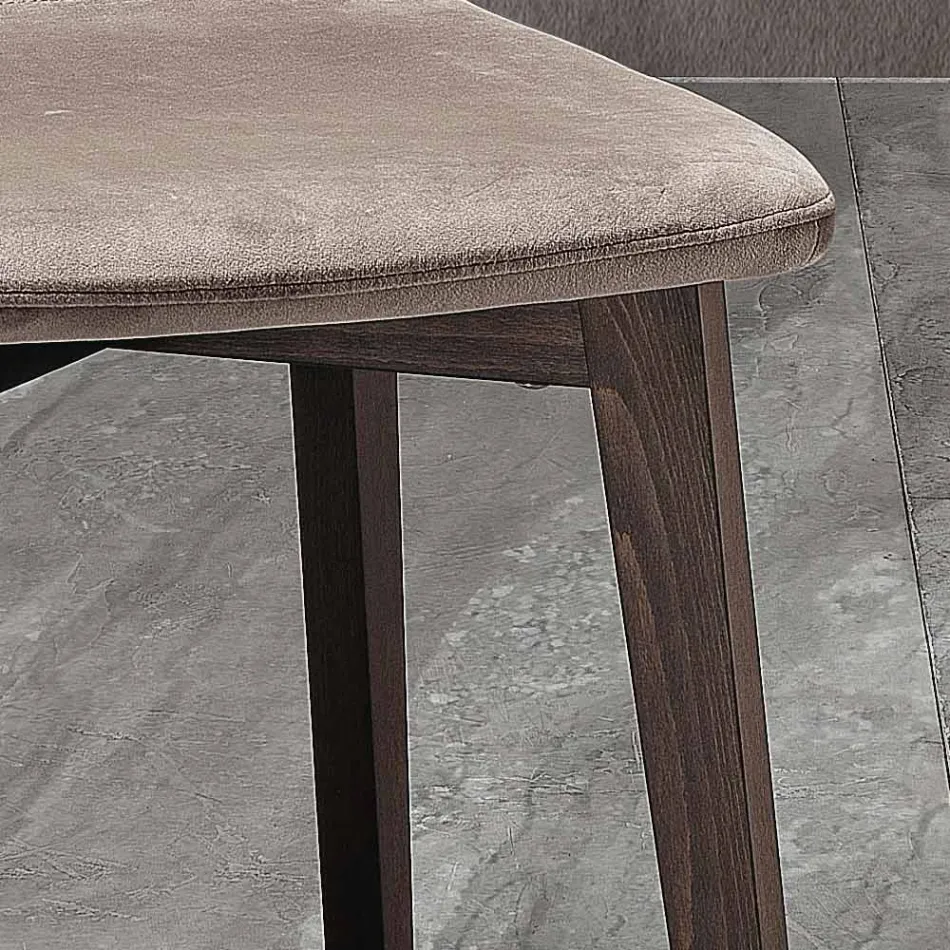 Moderne stoel met elegant design in gewatteerd fluweel en hout - Scarat Viadurini