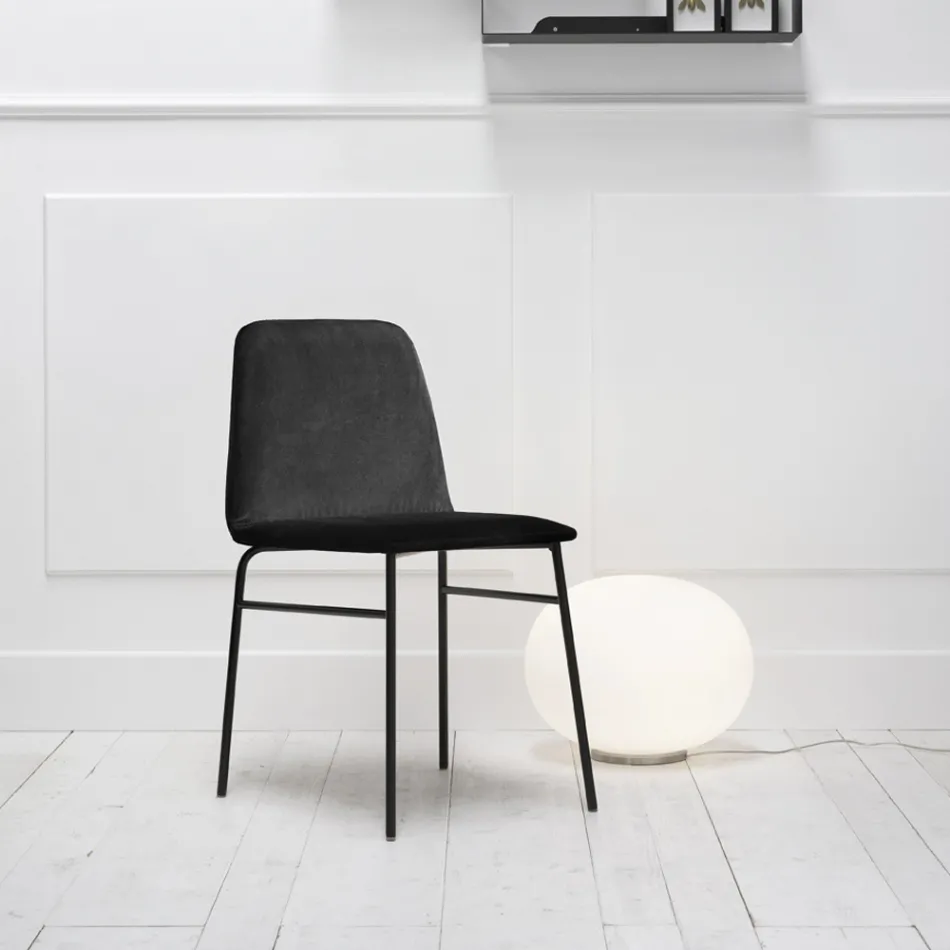 Stoel van fijne stof met metalen onderstel, gemaakt in Italië, 2 stuks - Molde Viadurini