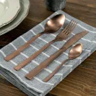 Complete bestekset in zwart staal of koper design 24 delig - Fayette Viadurini