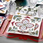 18-delig modern servies van Gres en porselein gekleurde borden - Iglesias Viadurini