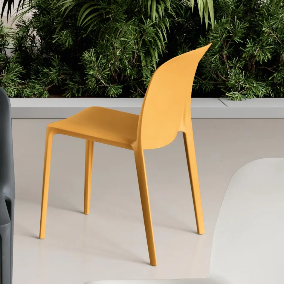 Set van twee stapelbare polypropyleen stoelen in verschillende kleuren - Evania Viadurini