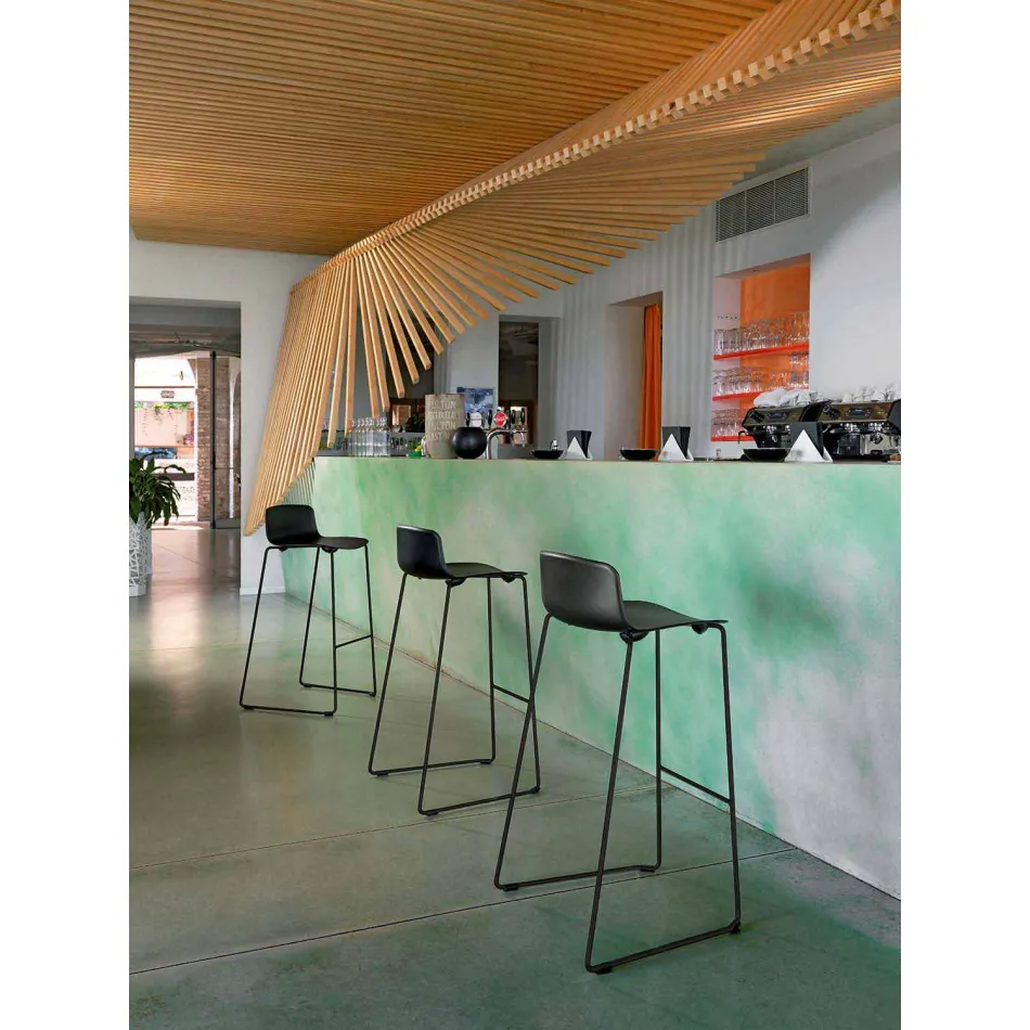 Stapelbare kruk van metaal en polypropyleen gemaakt in Italië, 2 stuks - Charla Viadurini