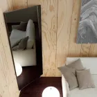 Wandspiegel met deur die open kan en kapstokken Made in Italy - Boro Viadurini