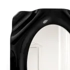 Maelia zwarte plexiglas wandspiegel met draperie, gemaakt in Italië. Viadurini