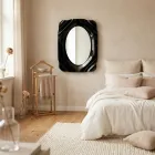 Maelia zwarte plexiglas wandspiegel met draperie, gemaakt in Italië. Viadurini