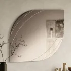 Glazen spiegel met gravures in twee maten en kleuren, gemaakt in Italië - Vela Viadurini