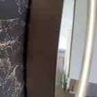 Ronde wandspiegel met metalen frame verschillende kleuren en led-verlichting - Renga Viadurini