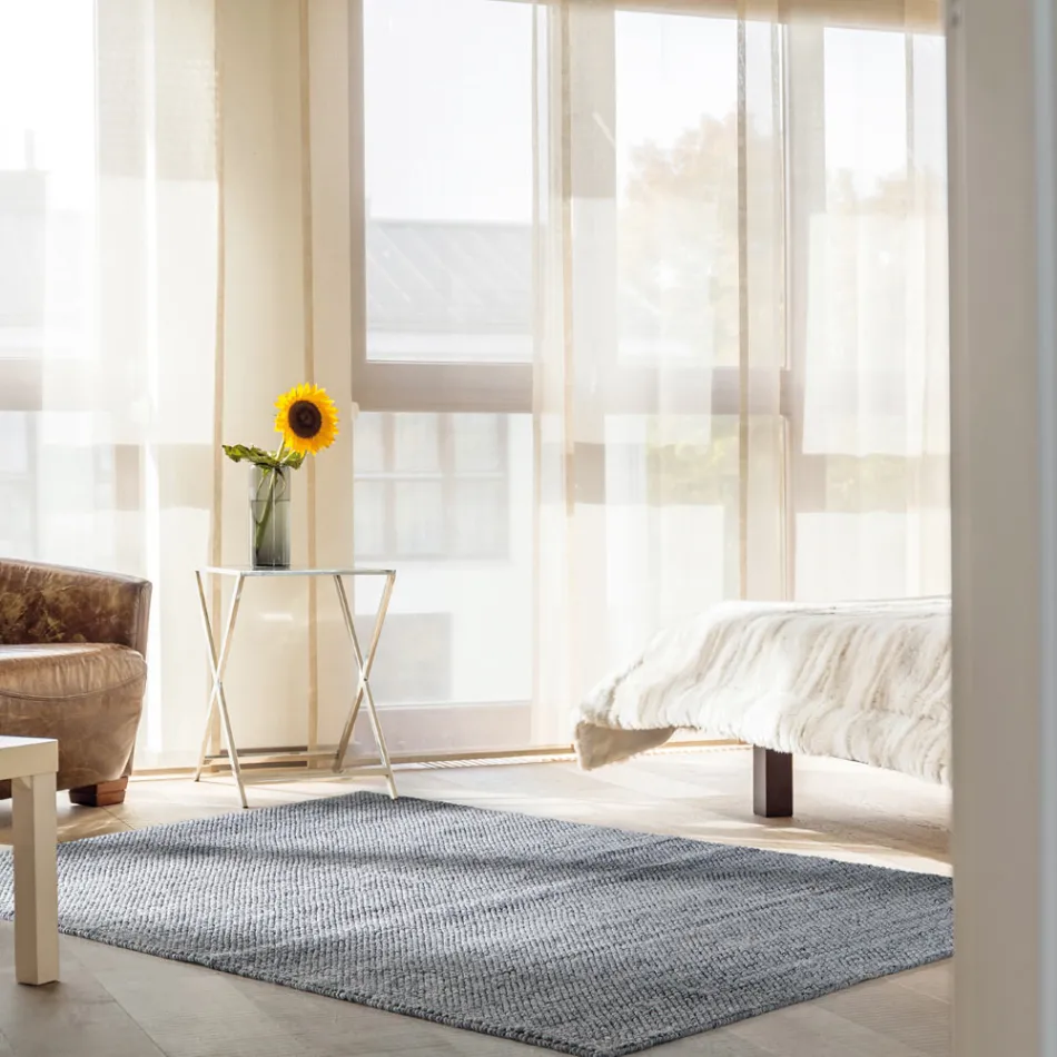 Modern woonkamertapijt in handgeweven polyester en katoen - Soledad Viadurini