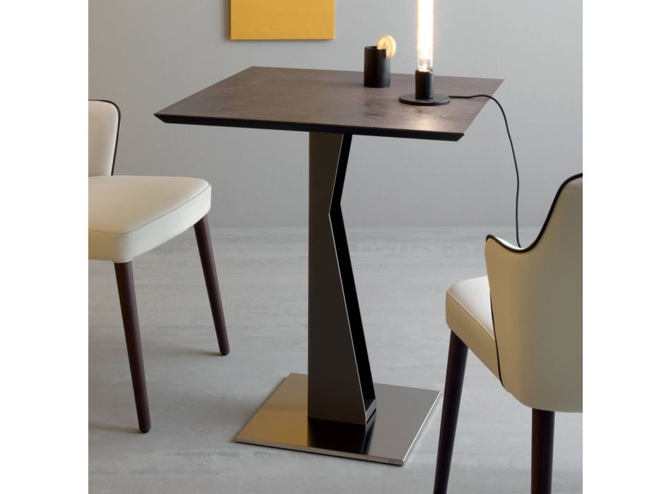 Hoge vierkante salontafel in hellend metaal en mat keramiek blad - Coriko Viadurini
