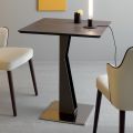 Hoge vierkante salontafel in hellend metaal en mat keramiek blad - Coriko