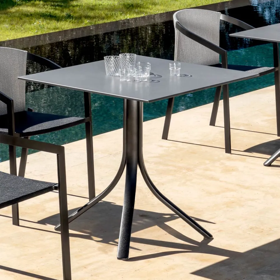 Buitenbartafel met 3 verstelbare aluminium poten in 2 afwerkingen - Filomena Viadurini