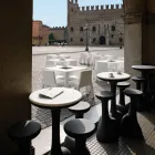 Buitensalontafel in gekleurd polyethyleen 96 cm Made in Italy - Uliveto Viadurini