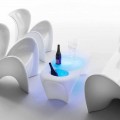 Lichte salontafel met mousserende wijnfles, ontwerp voor buiten of binnen - Lily by Myyour