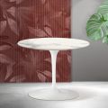 Saarinen Tulip ronde salontafel H 41 cm in Florim Statuario mat keramiek - Scharlakenrood